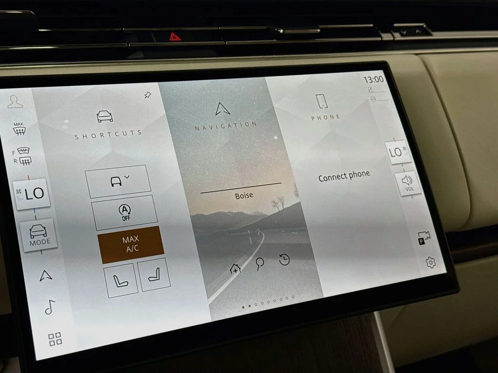 New 2026 Fuji White Land Rover SE image 16