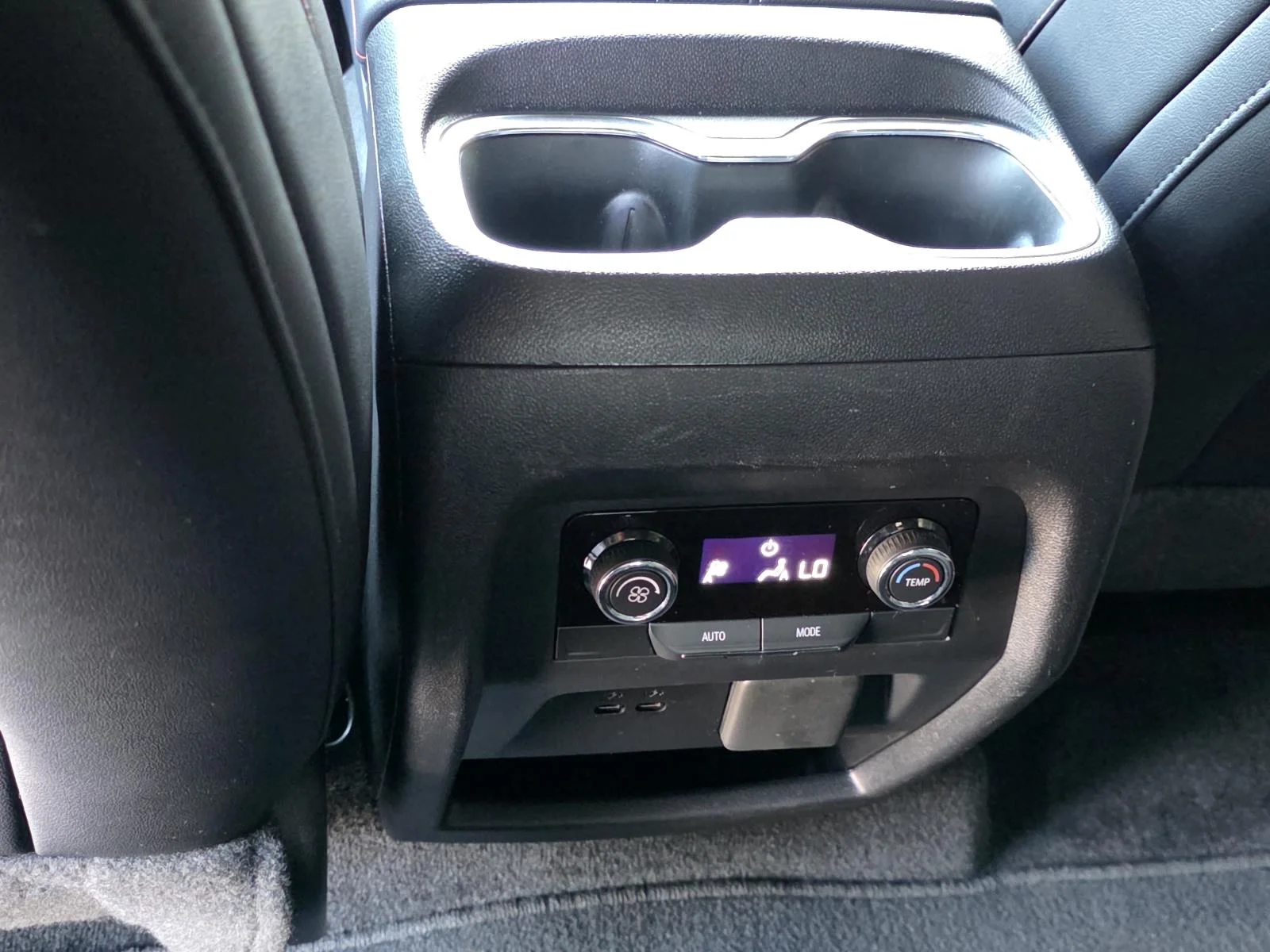 Used 2025 Pearl Chevrolet Z71 image 10