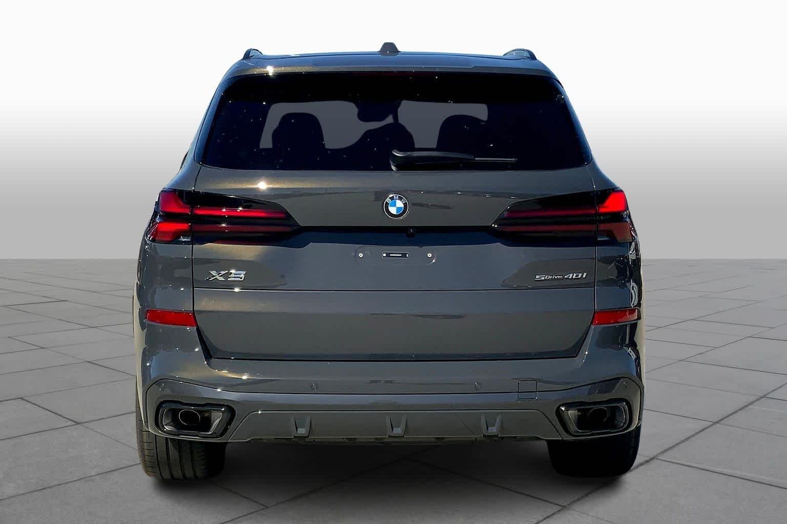 Used 2026 Dravit Grey Metallic BMW sDrive40i image 4