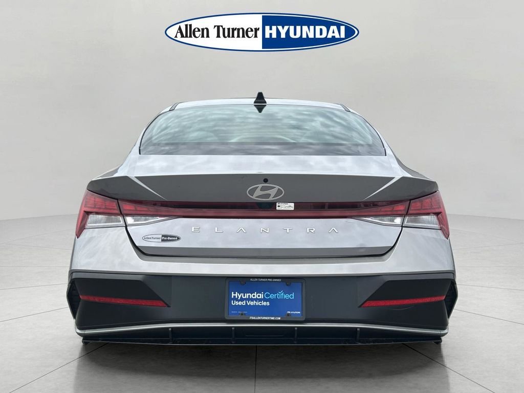 Used 2025 Fluid Metal Hyundai SEL Convenience image 7
