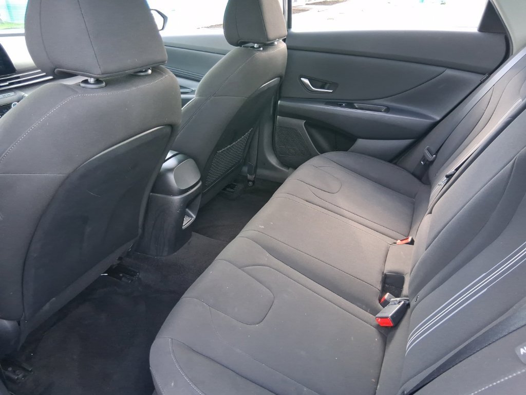 2025 Hyundai Elantra SEL - Photo 13
