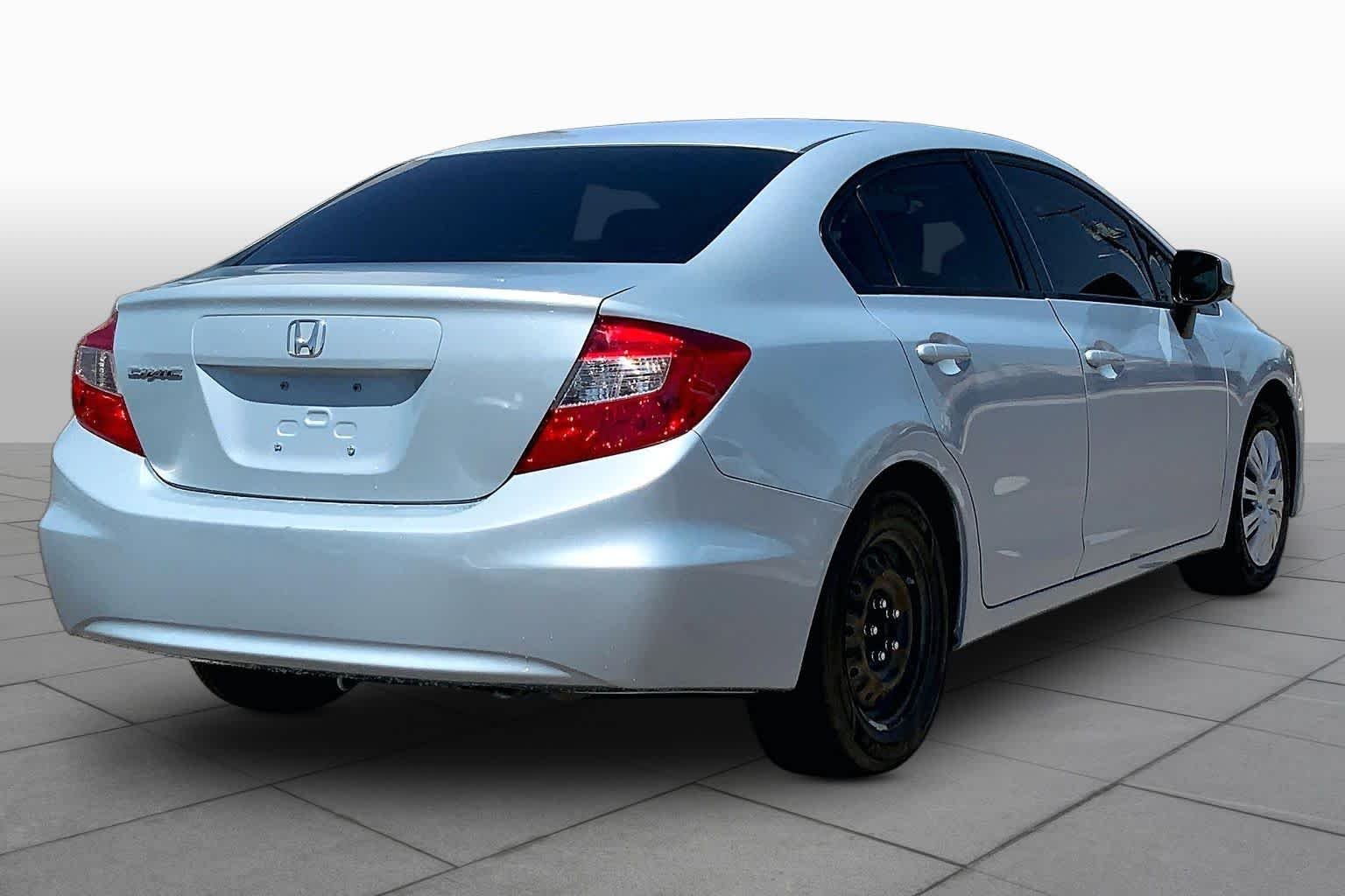 Used 2012 Alabaster Silver Metallic Honda LX image 10