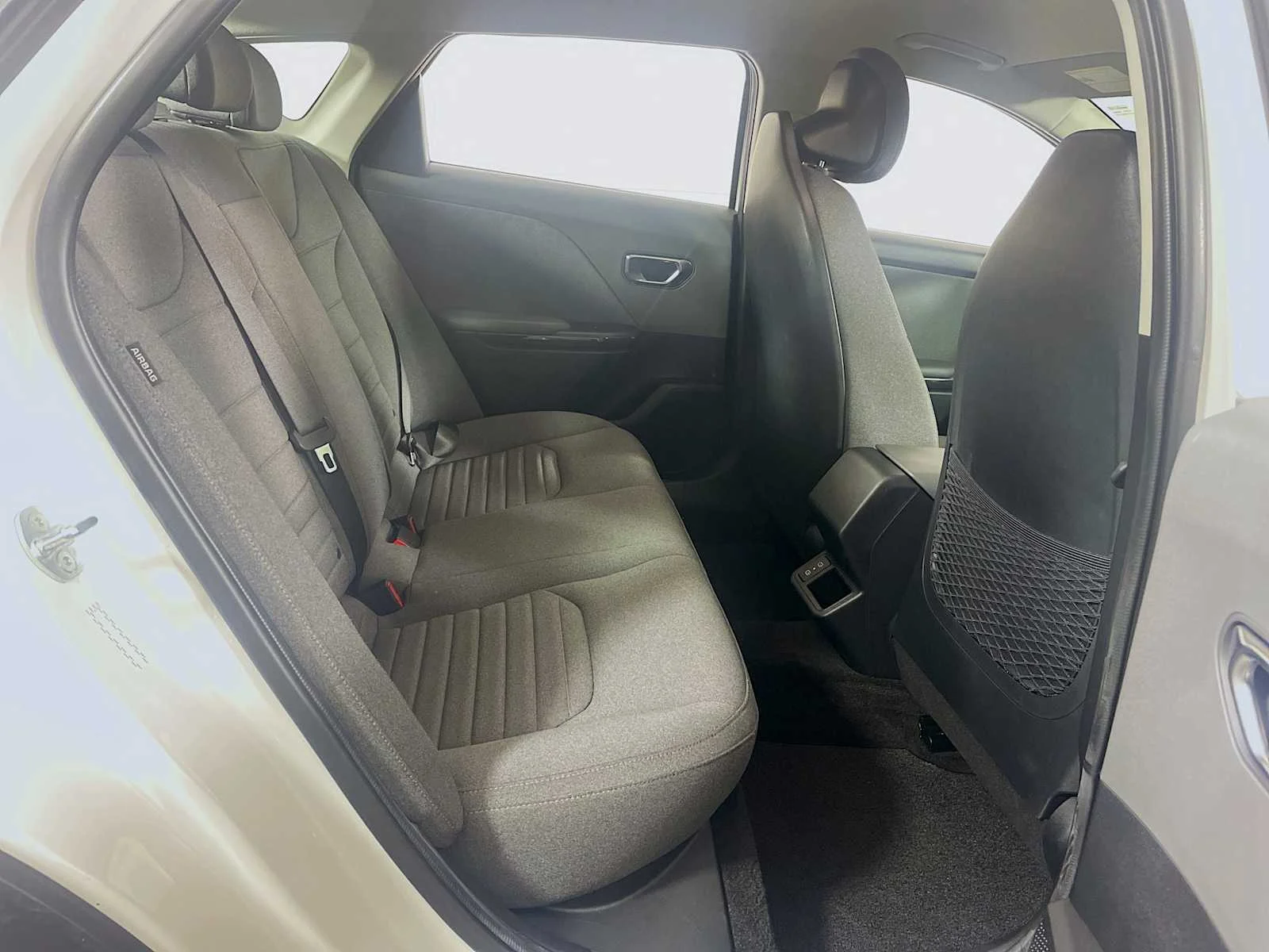 Used 2025 Snow White Pearl Kia EX image 23