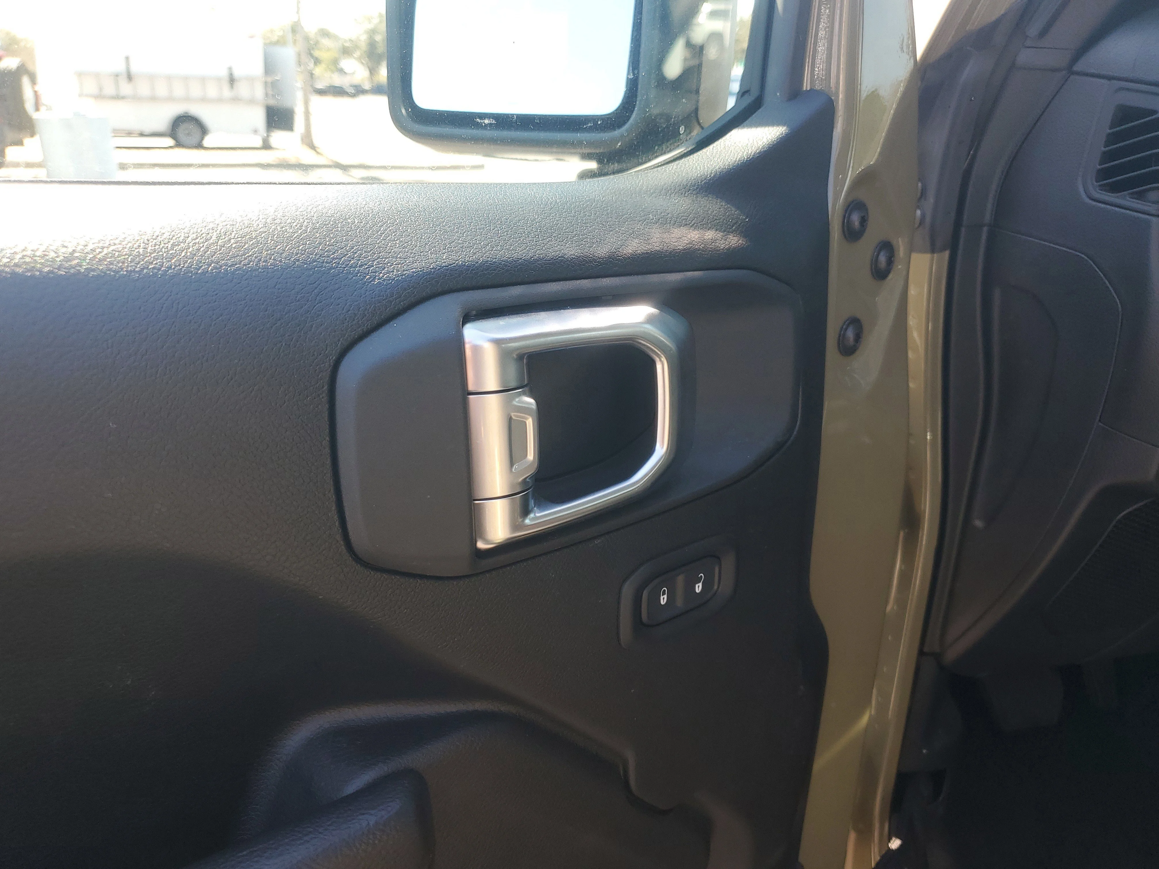 Used 2025 41 Jeep Sport image 24