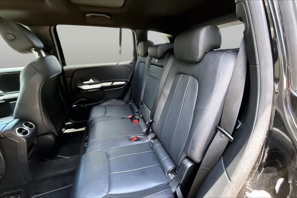 Used 2023  Mercedes-Benz GLB 250 image 21