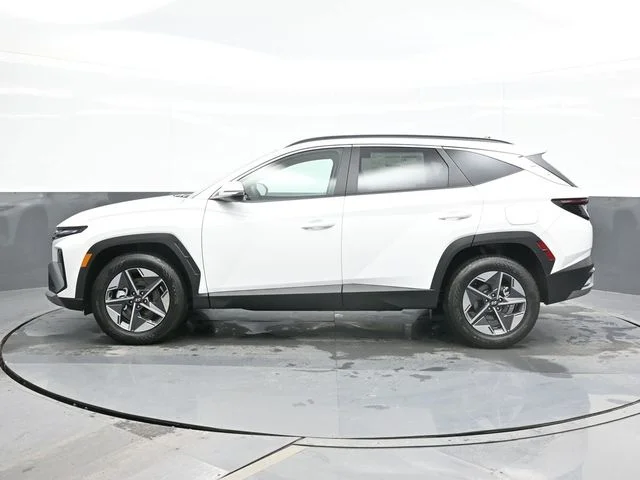 New 2026 White Hyundai SEL Premium image 4