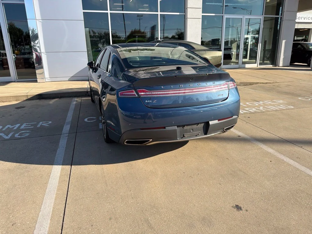 Used 2019 Blue Lincoln Reserve image 12