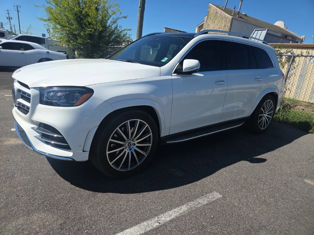 Used 2023  Mercedes-Benz GLS 450 image 2
