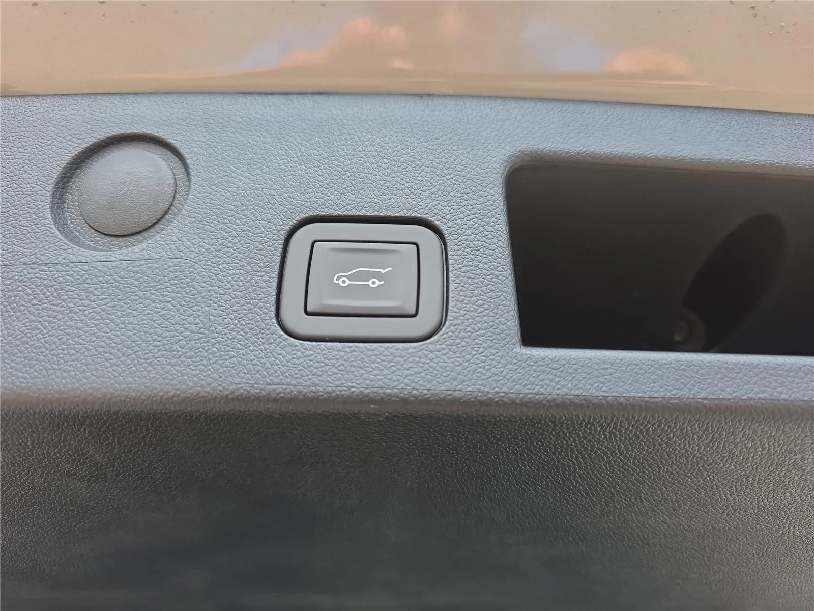 New 2026 Riverstone Metallic GMC AT4 image 18