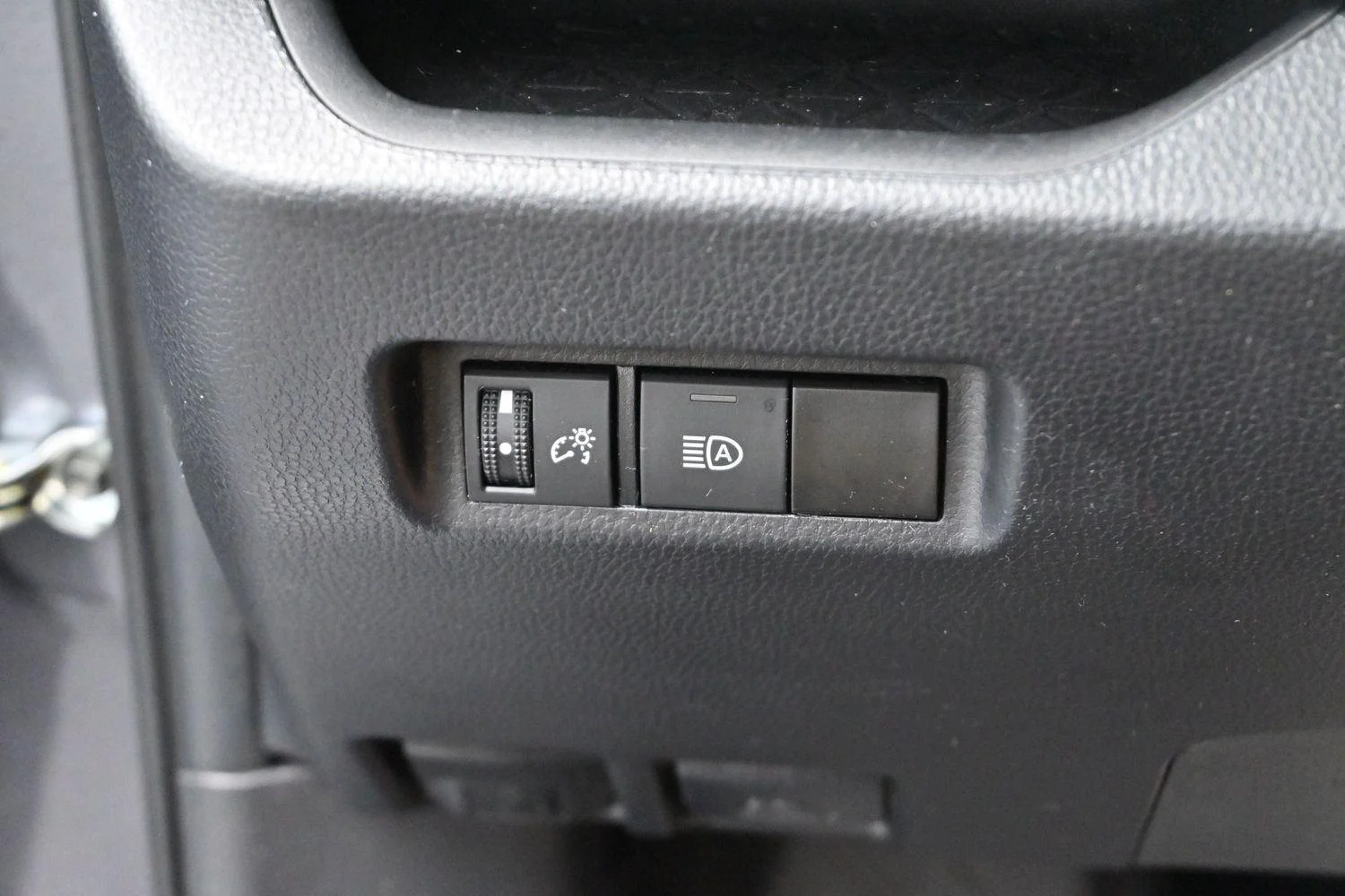 Used 2022 Magnetic Gray Metallic Toyota XLE image 26