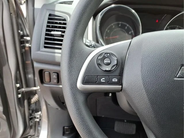 Used 2025 Gray Mitsubishi 2.0 ES image 23