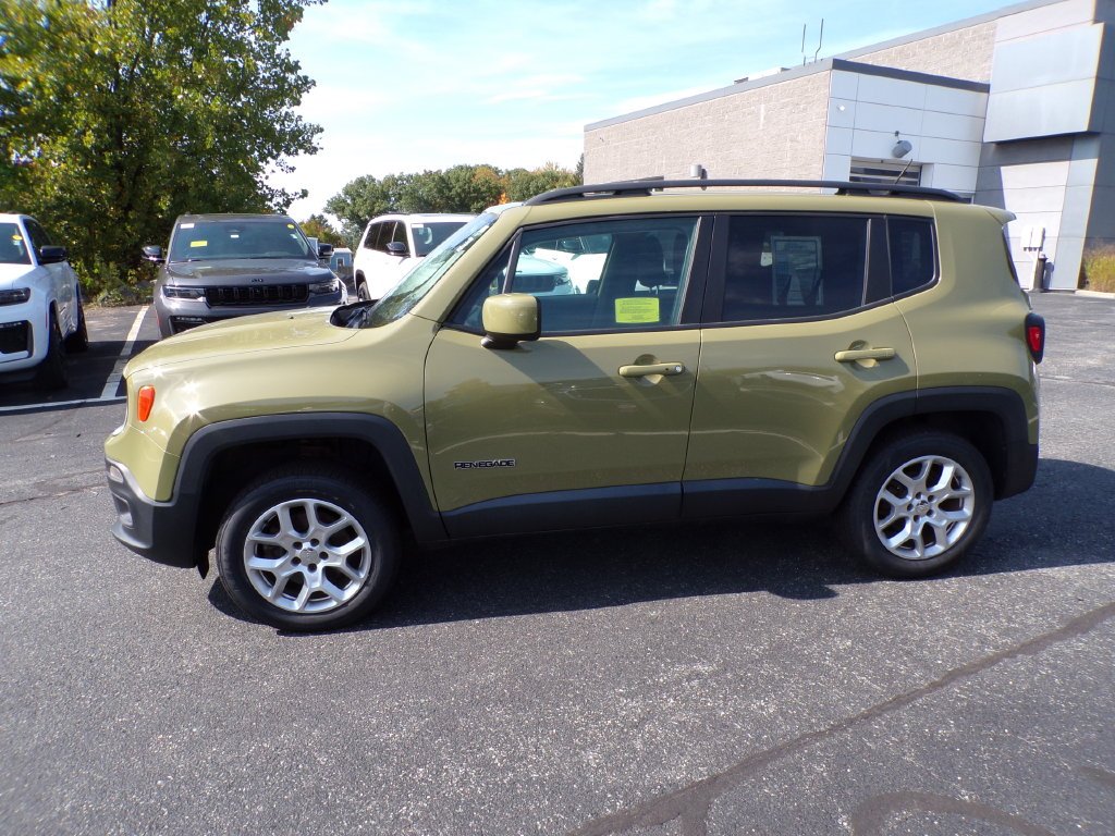 Used 2015 Green Jeep Latitude image 14