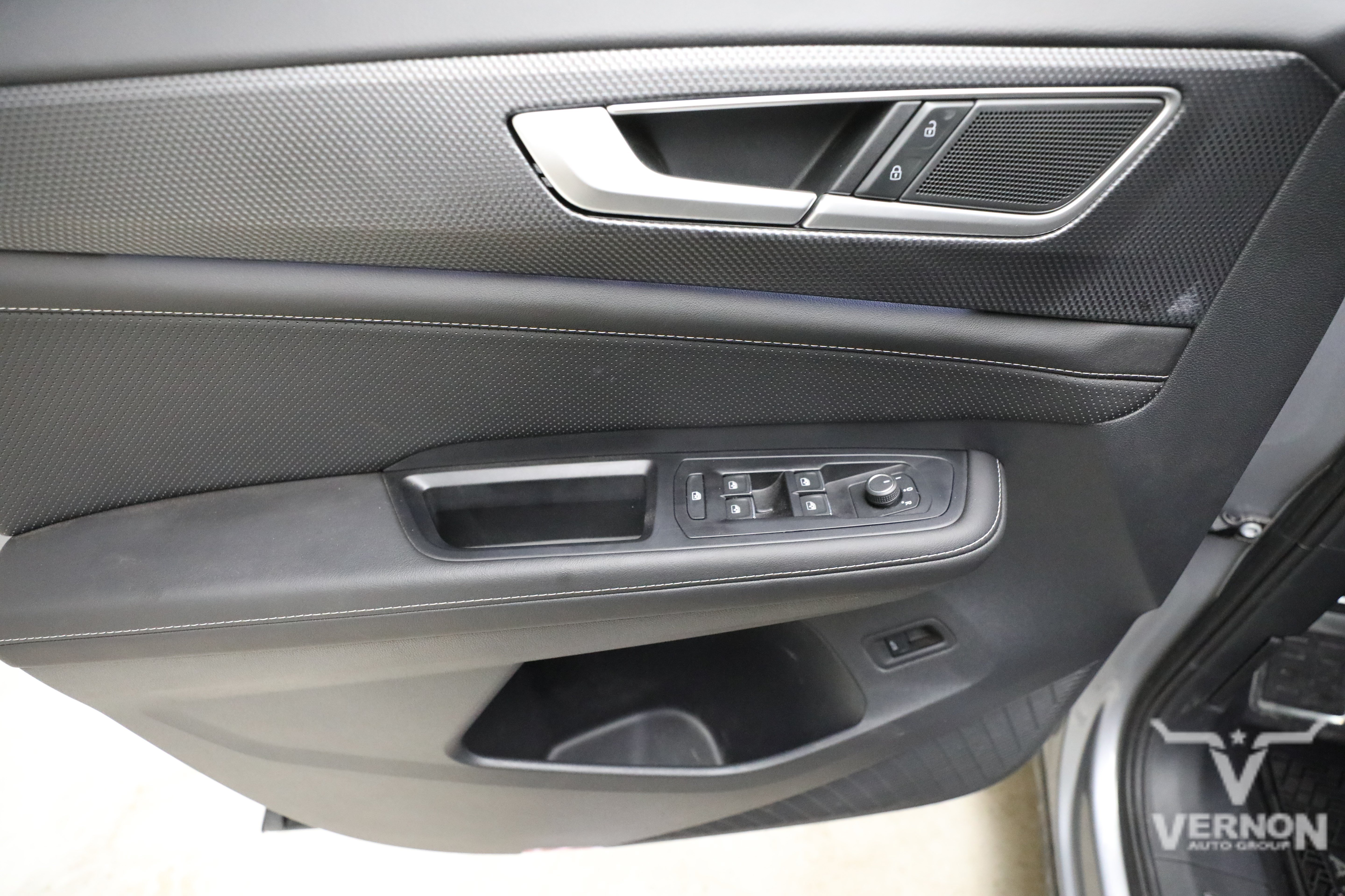 Used 2026 Silver Mist Metallic Volkswagen Y image 19