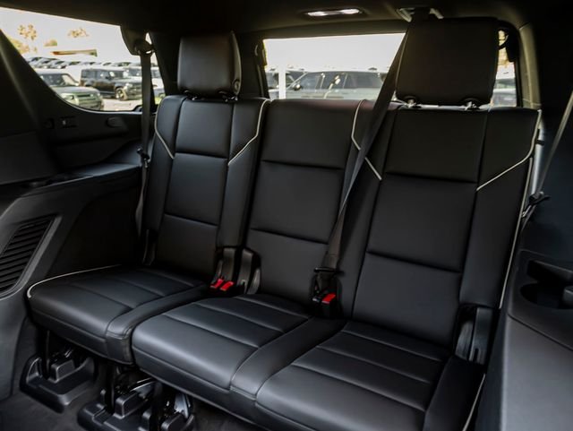 Used 2022 Crystal White Tricoat Cadillac Sport image 28
