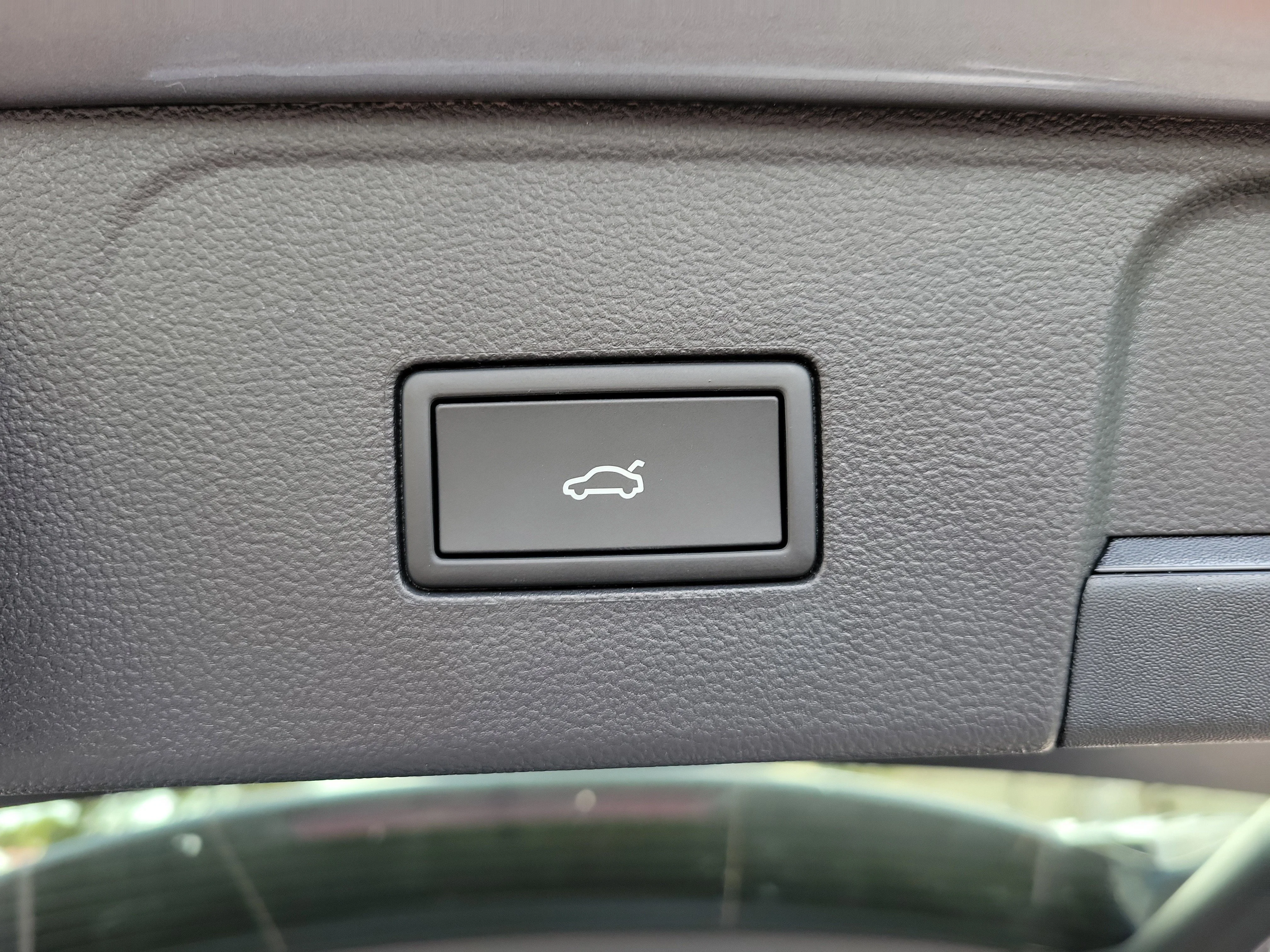 New 2026 Silver Volkswagen SE w/Technology image 15