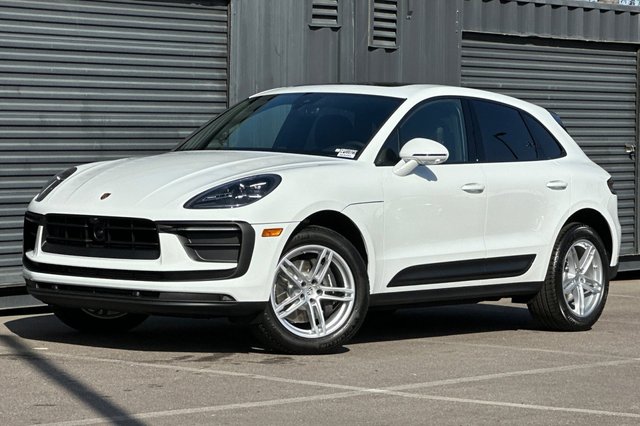 2026 Porsche Macan AWD