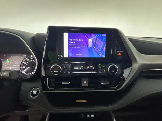 Used 2023 Black Toyota L image 5