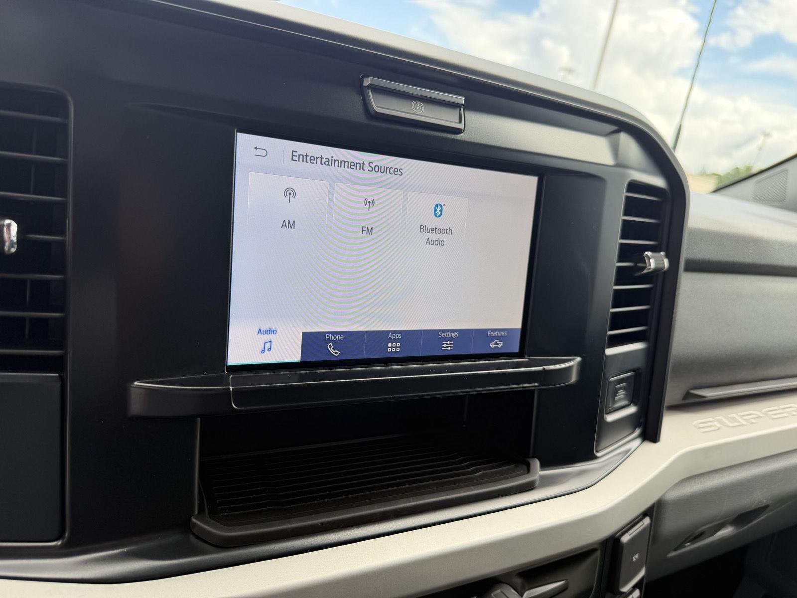 Used 2025 Oxford White Ford XLT image 21