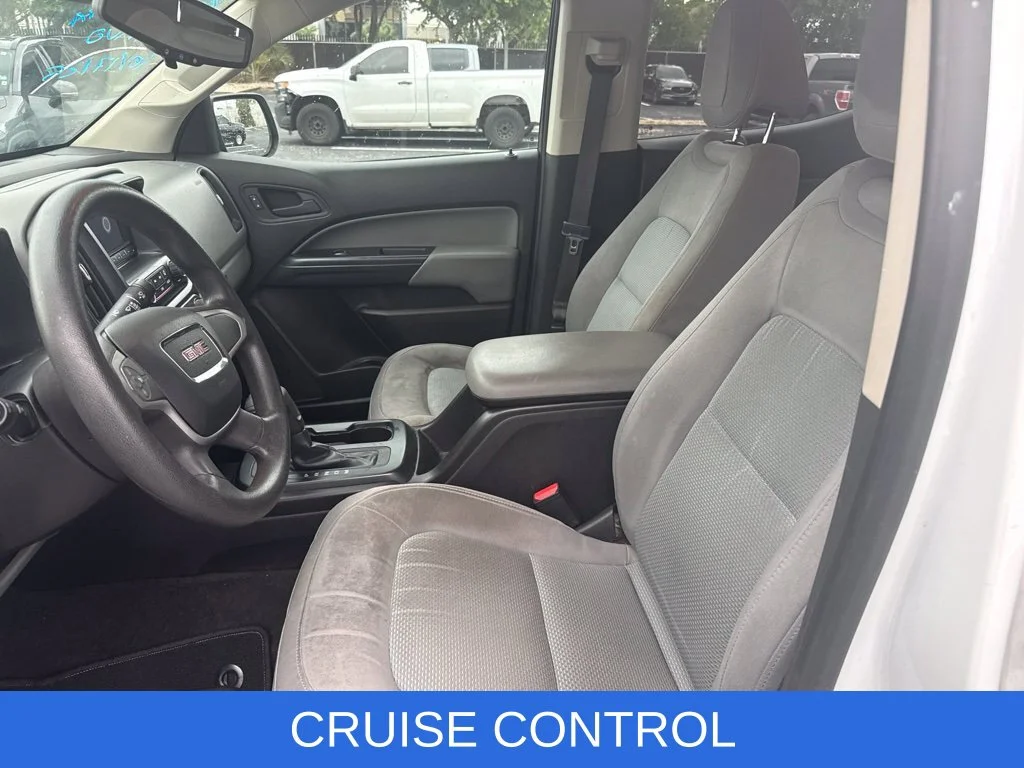 Used 2015 White GMC Base image 8