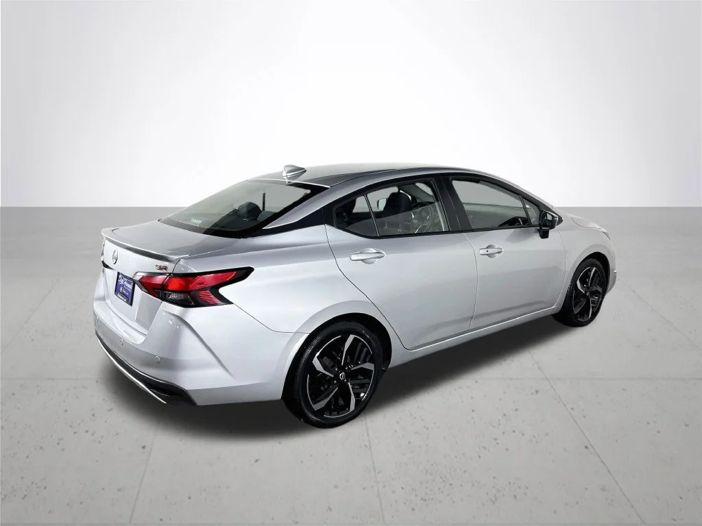 Used 2024 Silver Nissan 1.6 SR image 6