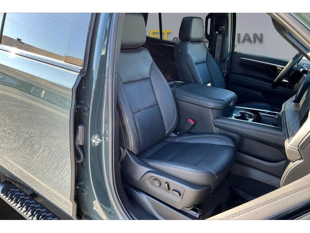 Used 2025 Cypress Gray Chevrolet Z71 image 6
