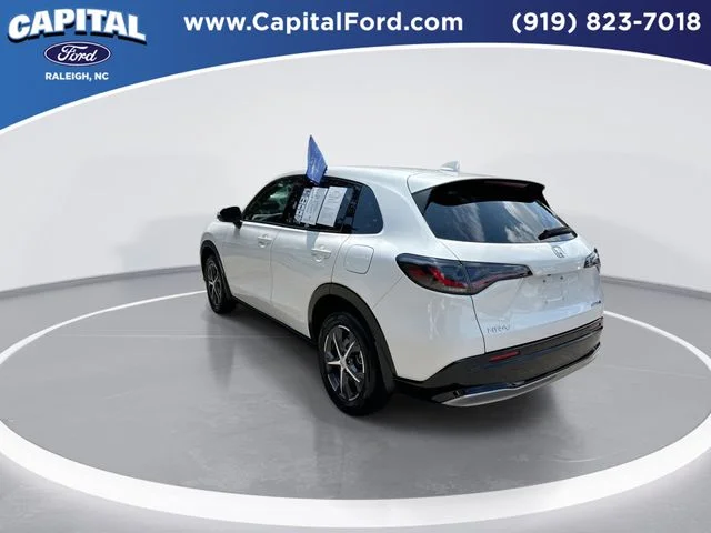 Used 2024 White Honda EX-L image 6
