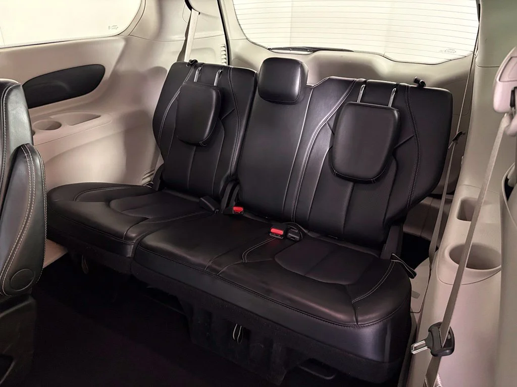 Used 2024 Black Chrysler Touring L image 37