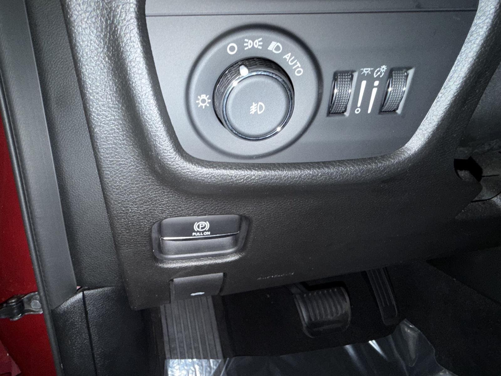 Used 2021 Velvet Red Pearlcoat Jeep Limited image 14