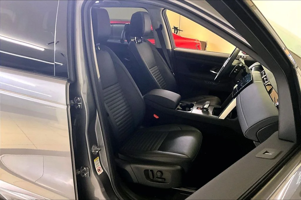Used 2025 Gray Land Rover S image 7
