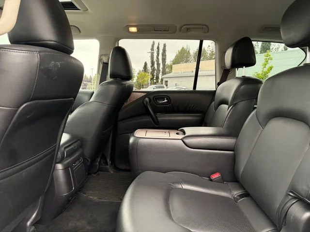 Used 2023 Silver Nissan SL image 22