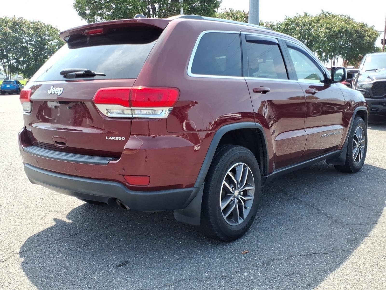 Used 2018 Velvet Red Pearlcoat Jeep Laredo E image 2
