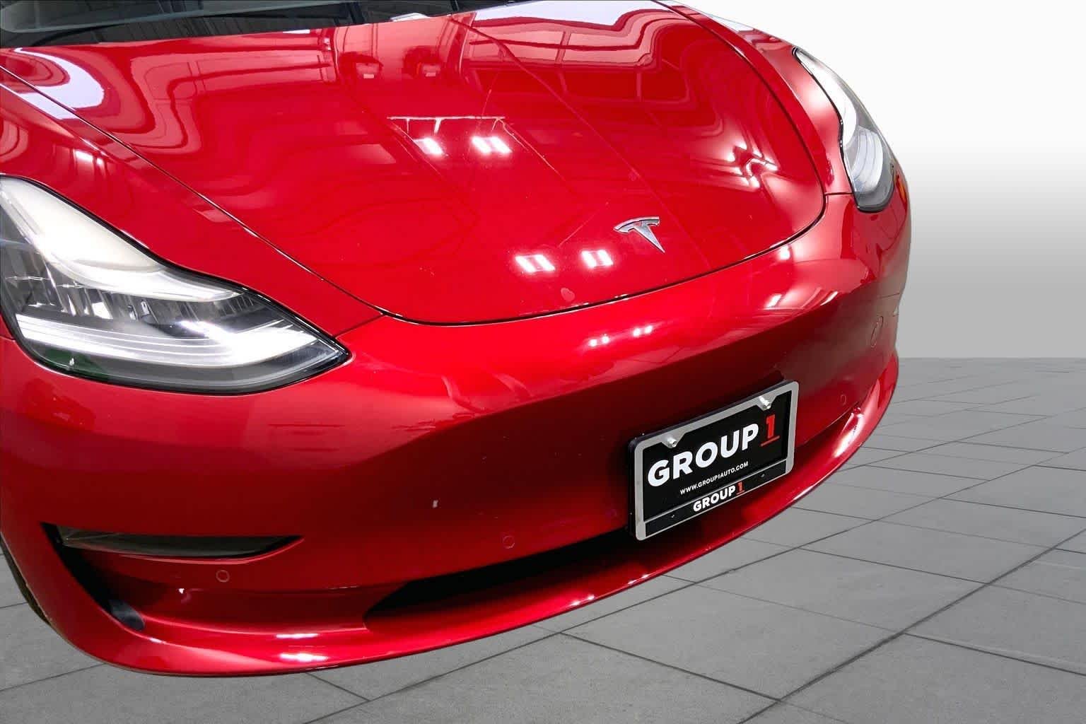 Used 2020 Red Multi-Coat Tesla Standard Range image 28