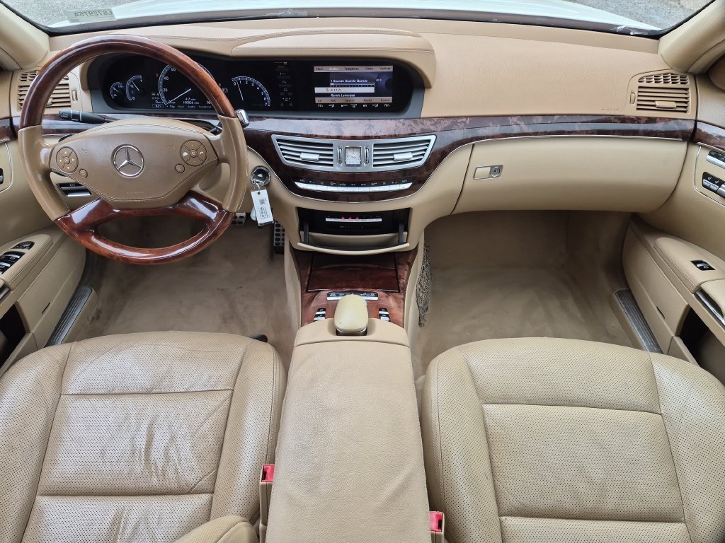 Used 2011 White Mercedes-Benz S 550 image 23