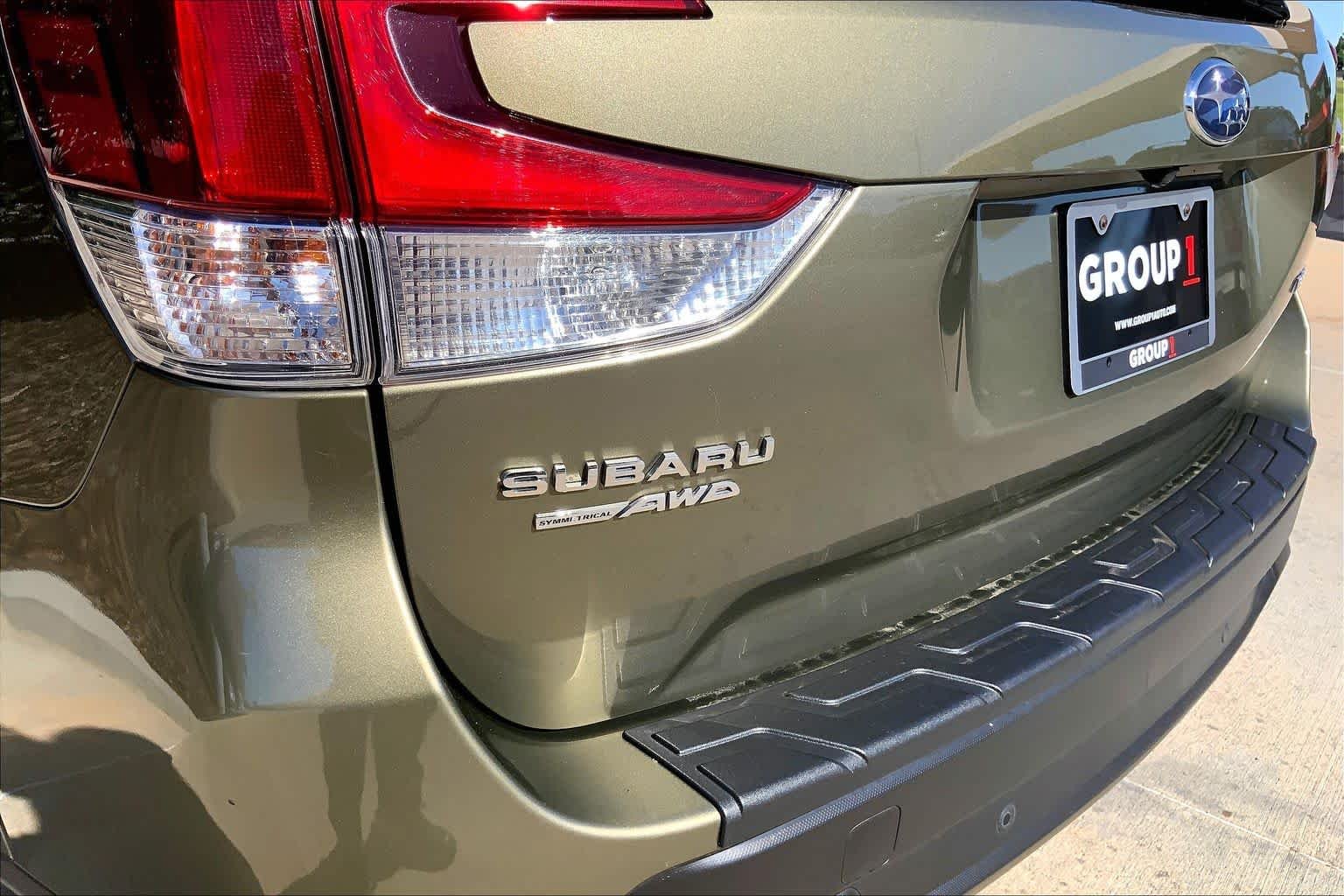 Used 2023 Autumn Green Metallic Subaru Limited image 33