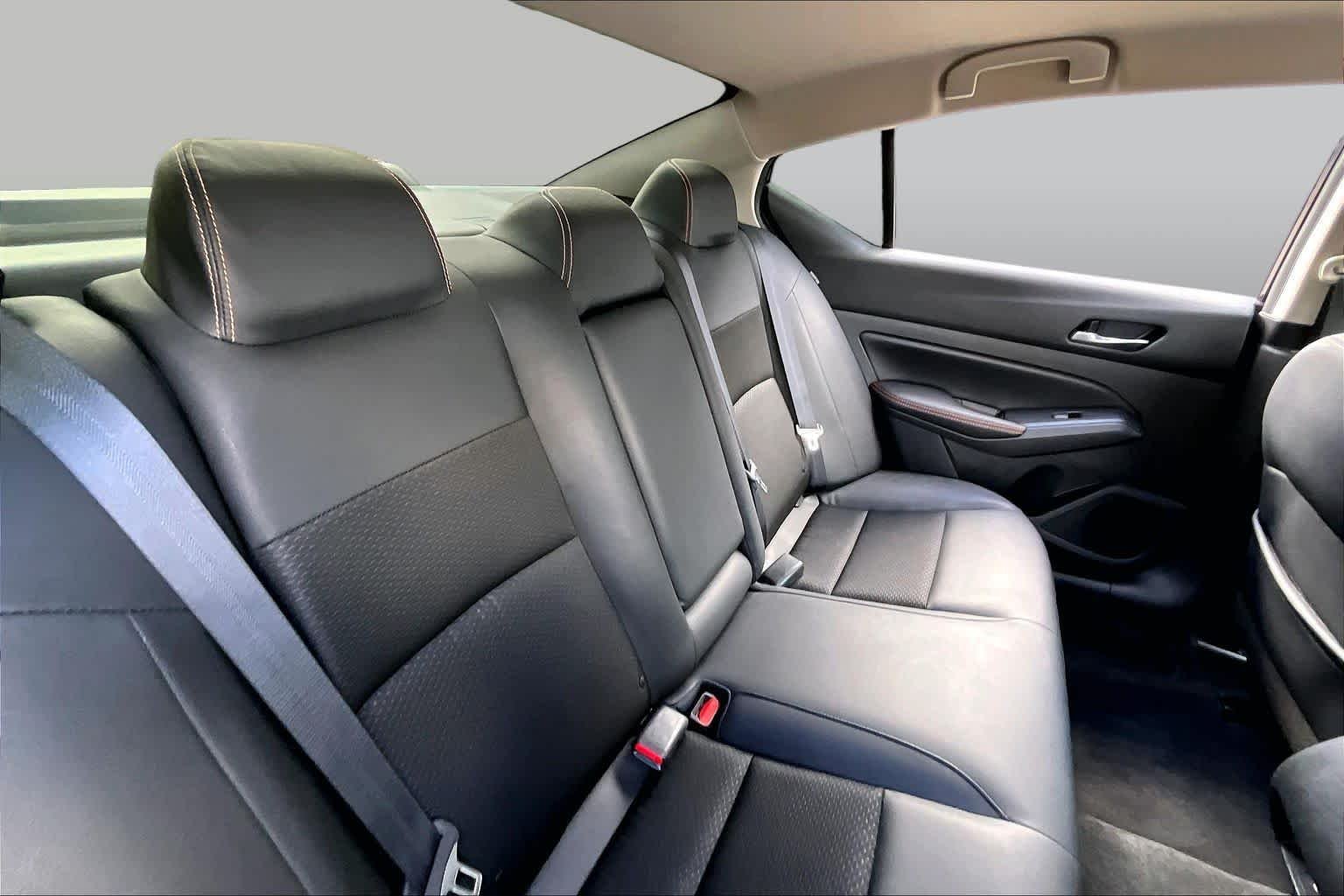 Used 2021 Super Black Nissan 2.5 SR image 20