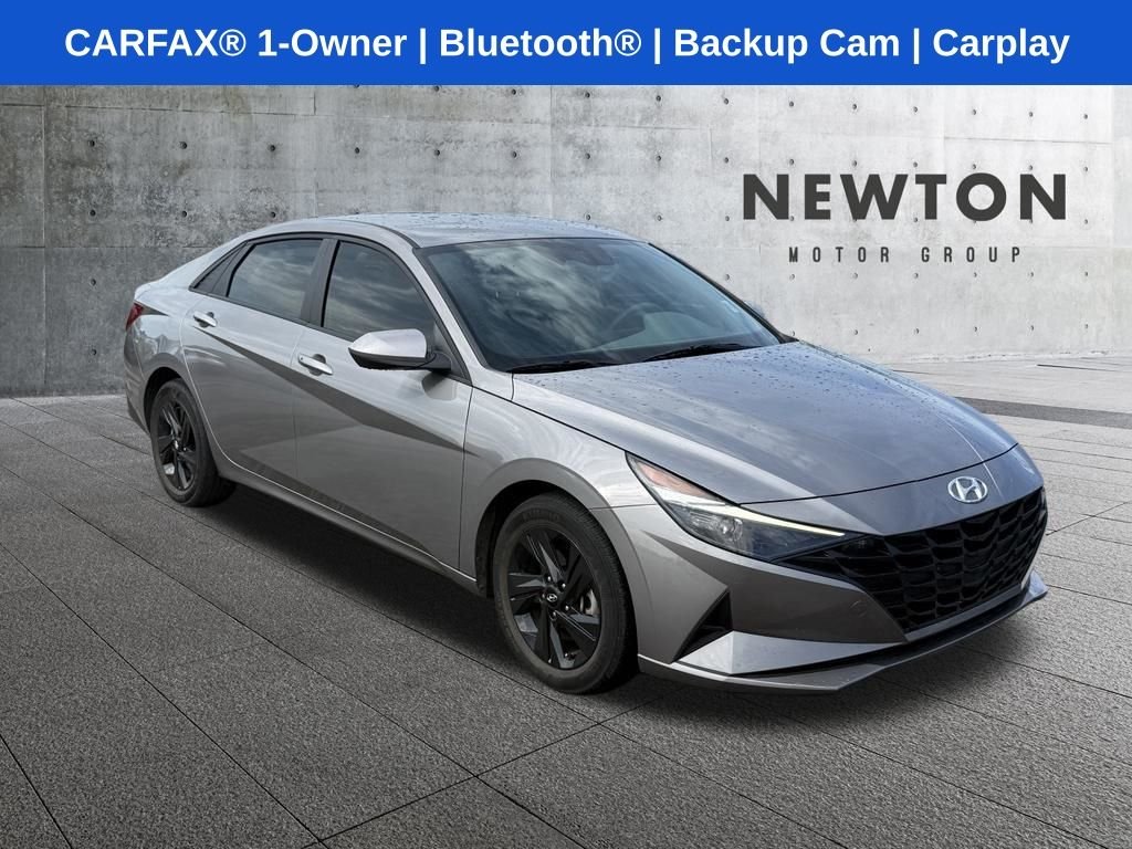 Used 2023 Gray Hyundai SEL image 1