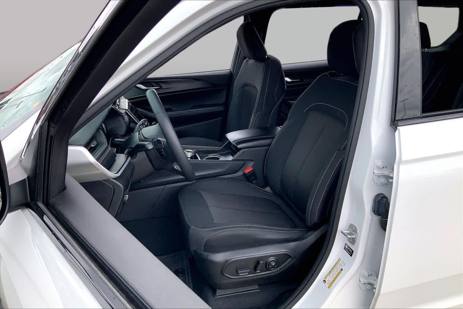 Used 2024 Bright White Clearcoat Jeep Laredo image 6
