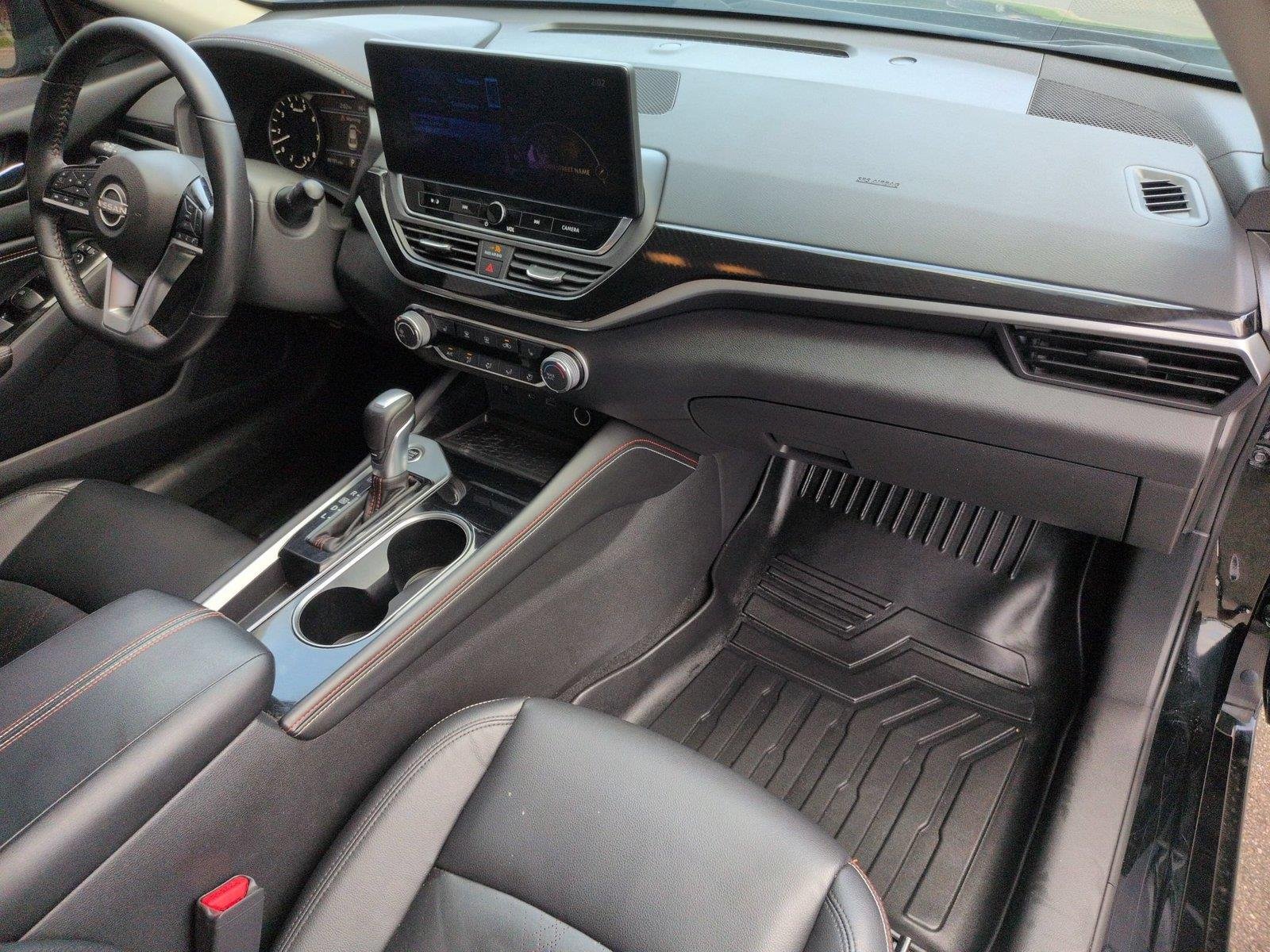 Used 2023 Super Black Nissan 2.5 SR image 40