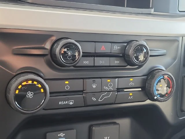 New 2027 Oxford White Ford XL 4WD CREW CAB image 22