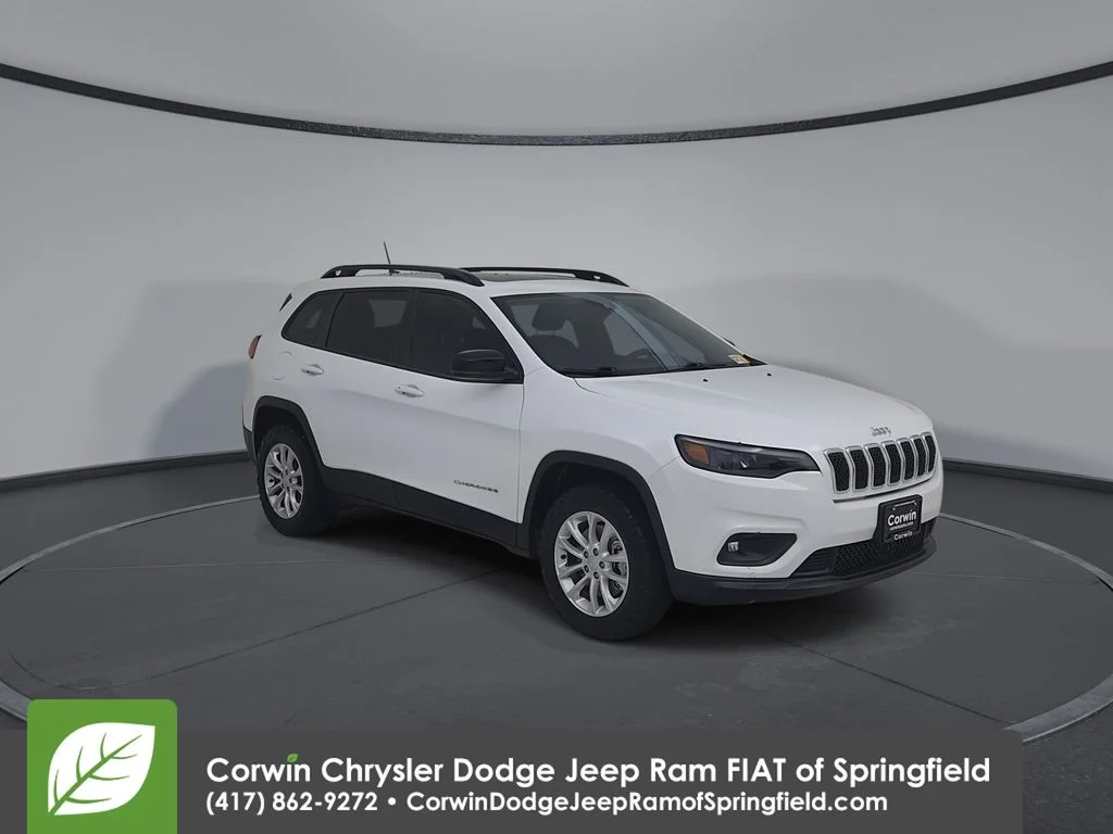 Certified Used 2022 White Jeep Latitude Lux image 3