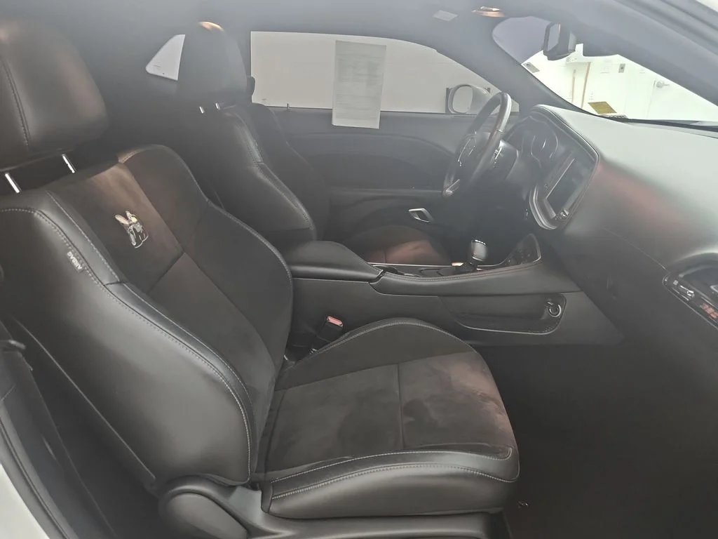 Used 2022 White Dodge R/T Scat Pack image 36