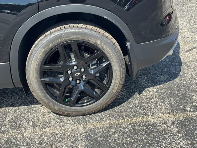 New 2026 Black Chevrolet 2LT image 4