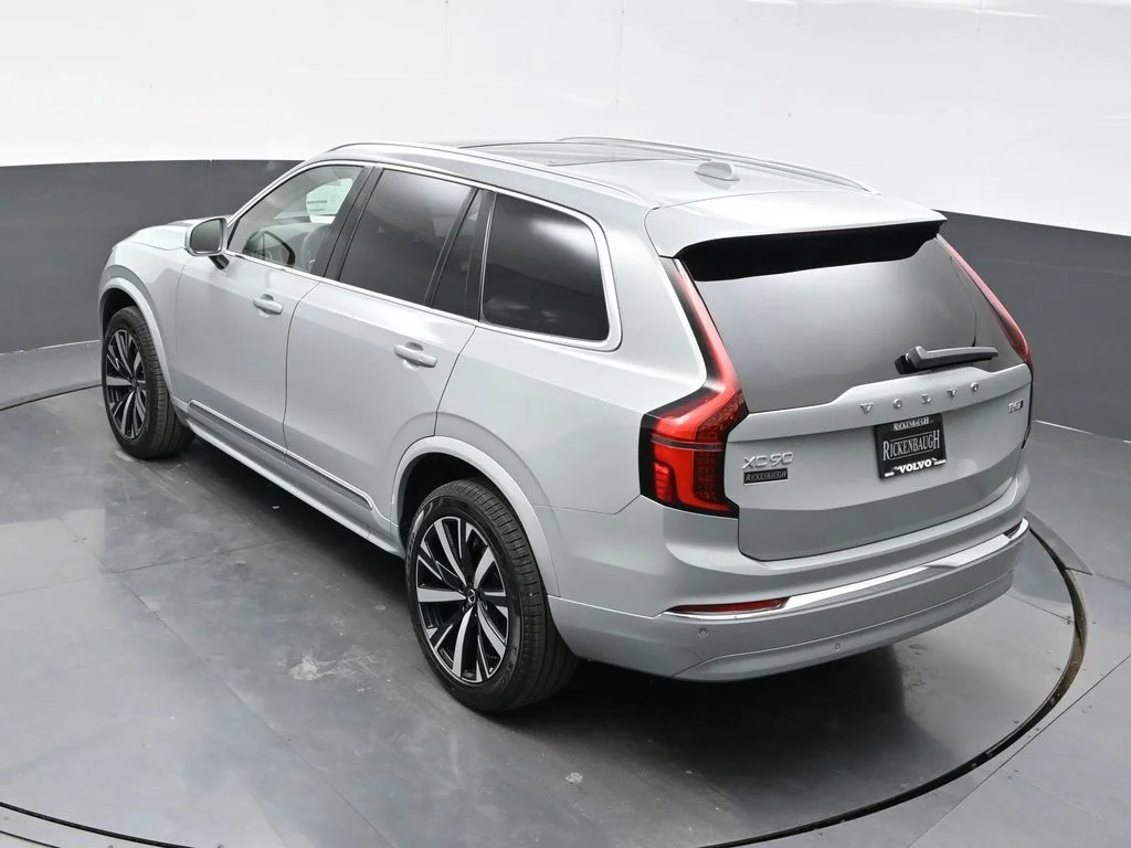 New 2026 Vapour Grey Volvo Core image 42