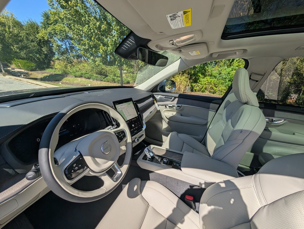 New 2026 Blue Volvo B6 Ultra image 9