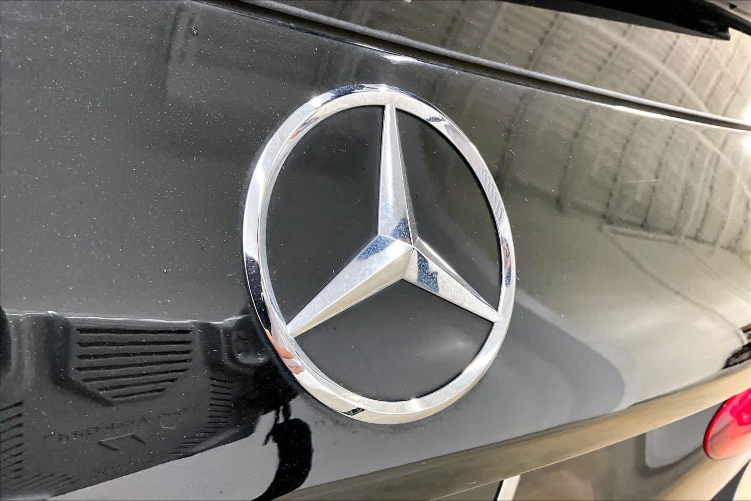 Used 2022 Black Mercedes-Benz GLC 300 image 30