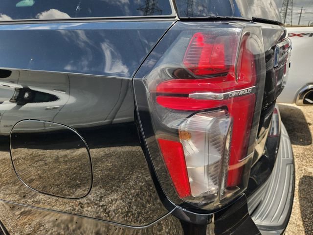 Used 2023 Black Chevrolet Z71 image 6