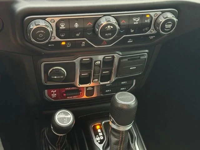 Used 2022 Green Jeep Mojave image 40
