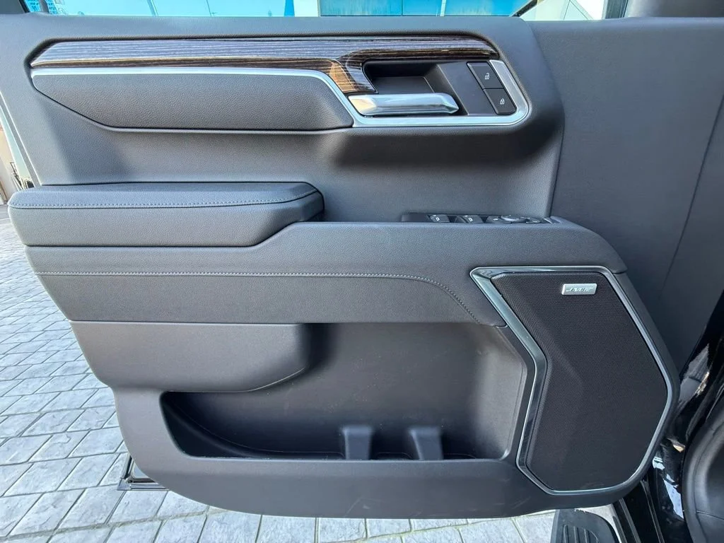 New 2026 Onyx Black GMC Elevation image 26