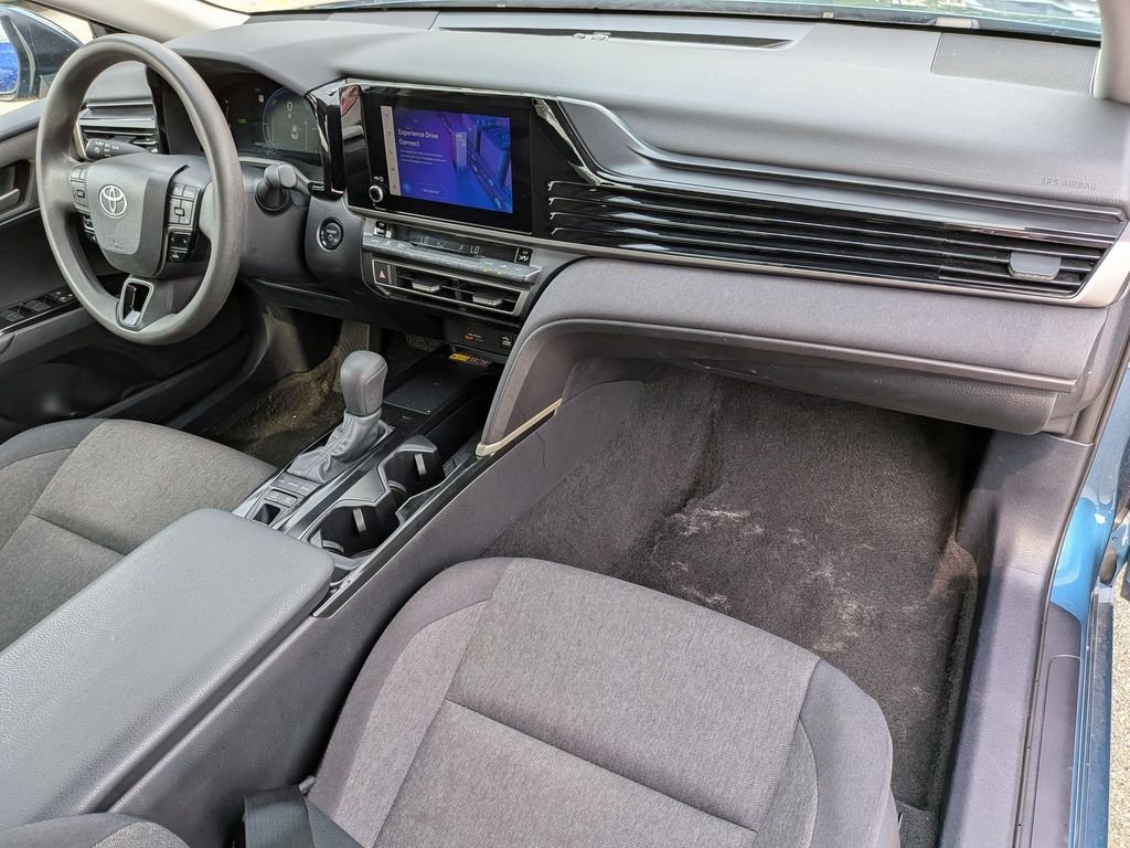 Used 2025  Toyota LE image 31