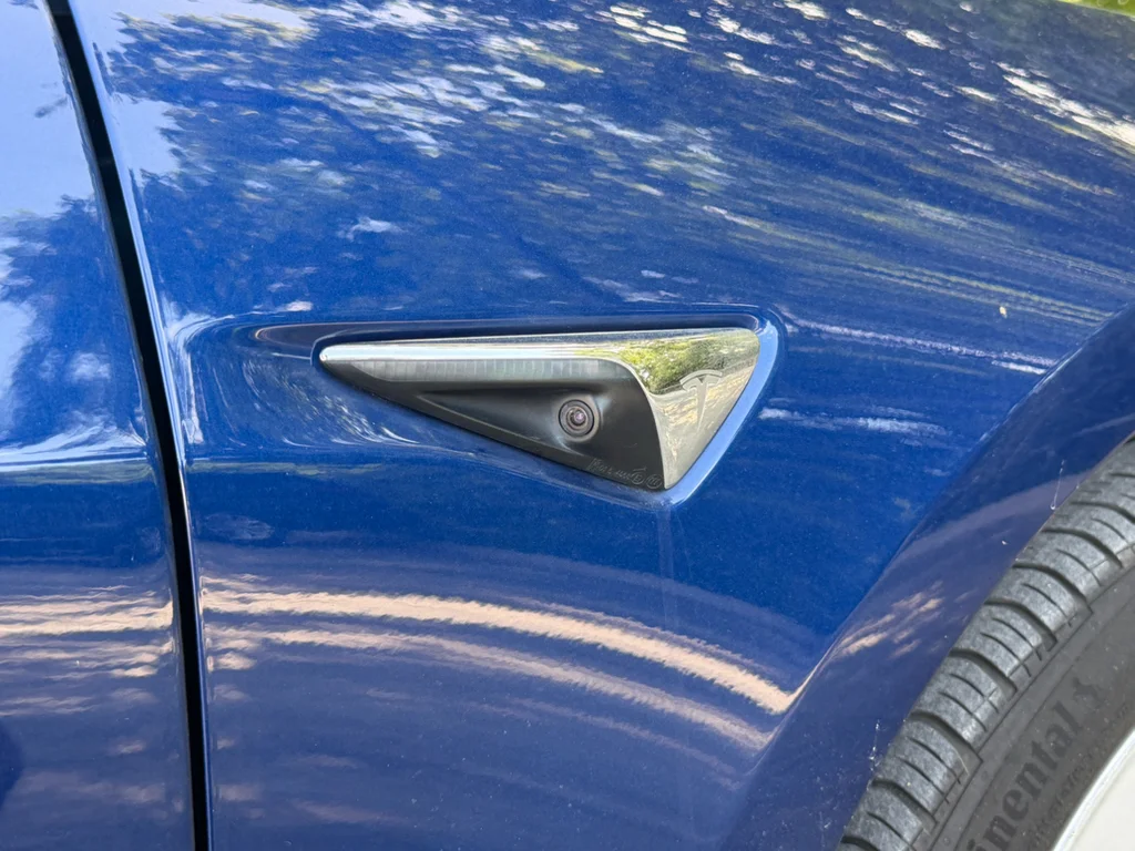 Used 2020  Tesla Standard Range image 30
